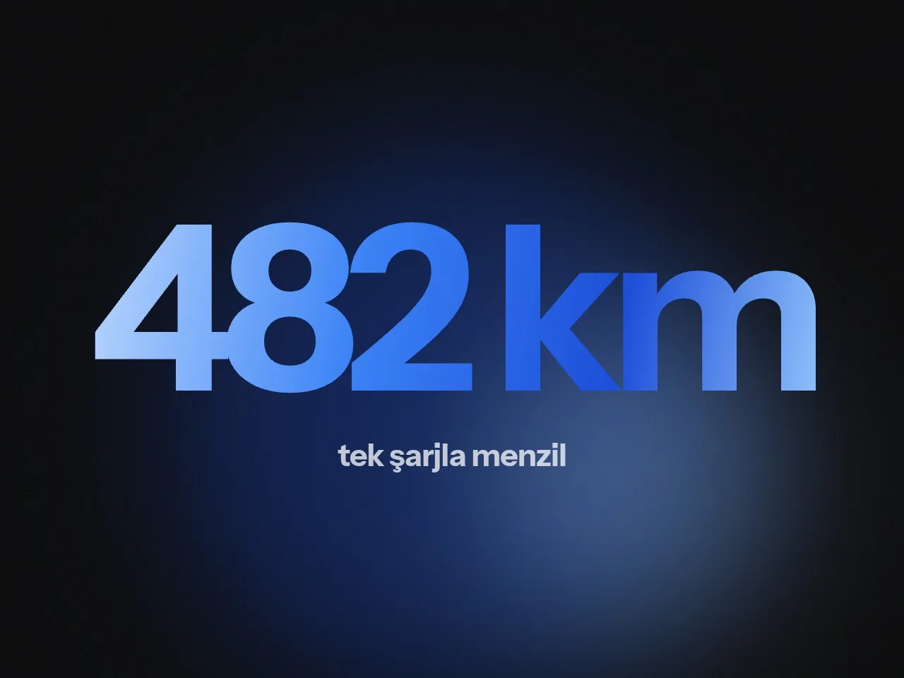 Stüdyo ortamında sergilenen uzun şasili Volkswagen ID. Buzz Cargo aracını temsil eden minimalist görsel