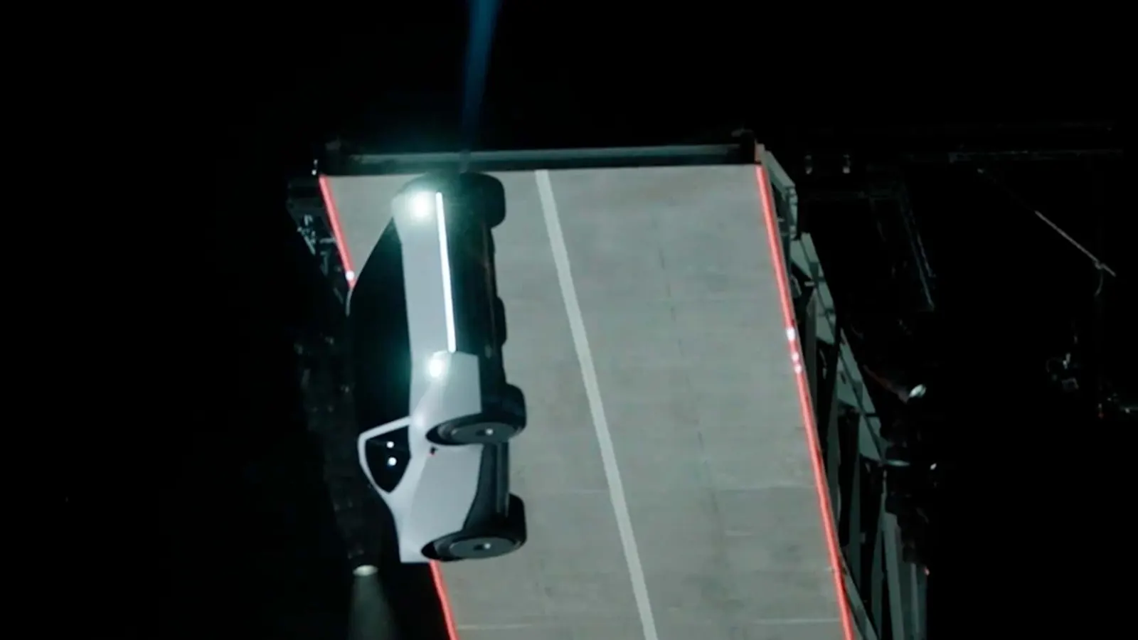 Here Are All Of The Crazy Tricks The Tesla Roadster Just Did: 2027 Tesla Roadster, News