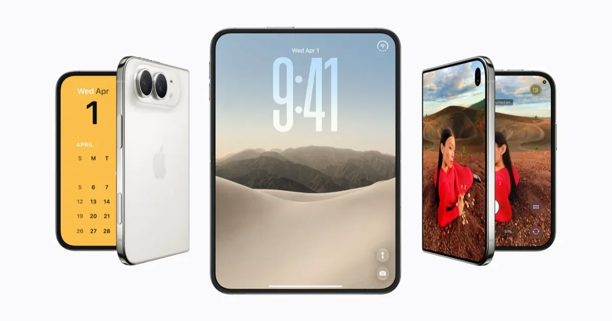 Mat beyaz renkli katlanabilir akıllı telefon minimalist stüdyo ortamında yarı açık şekilde duruyor