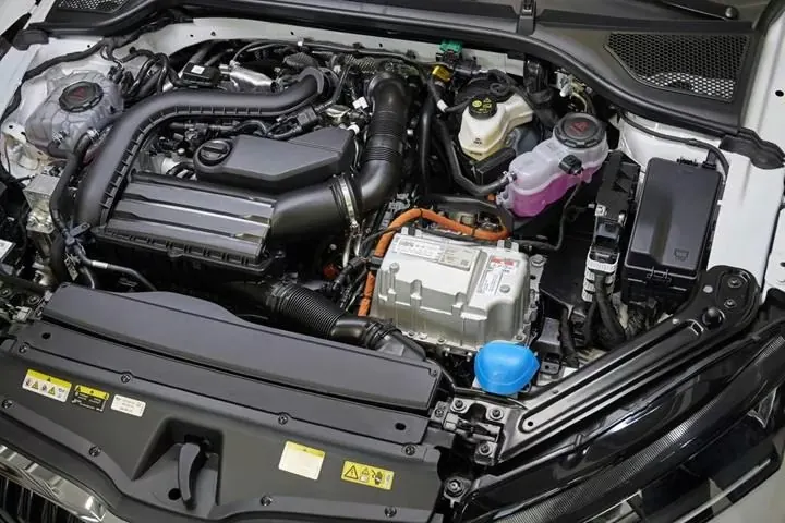 Skoda Octavia hibrit modeli tanıtıldı: DonanımHaber fotoğrafı (3)