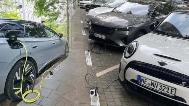 Togg T10F kaldırım tipi şarjla görüntülendi: LOG fotoğrafı (1)