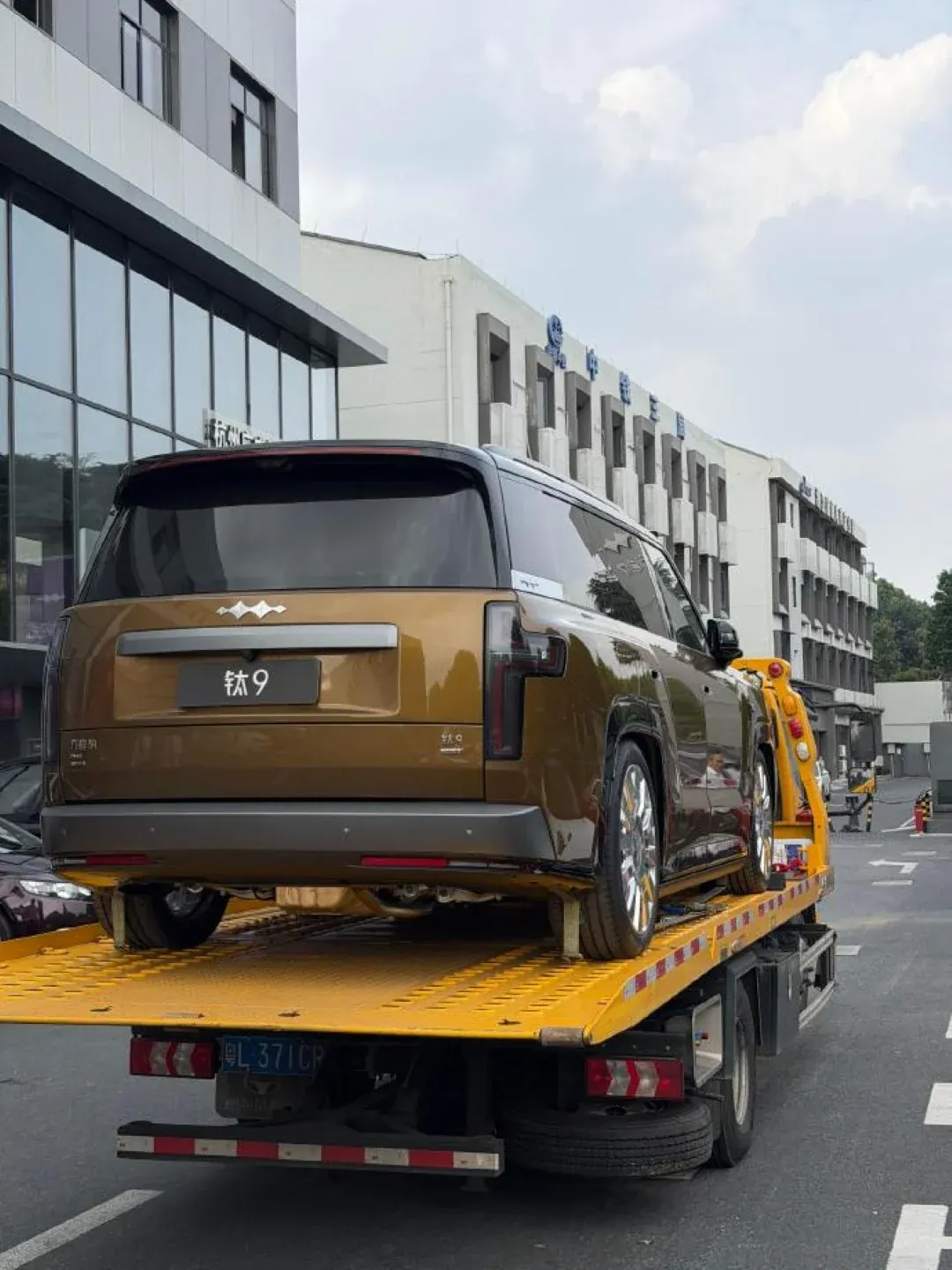 BYD Fang Cheng Bao Ti9 şovrumlarda: CarNewsChina fotoğrafı (2)