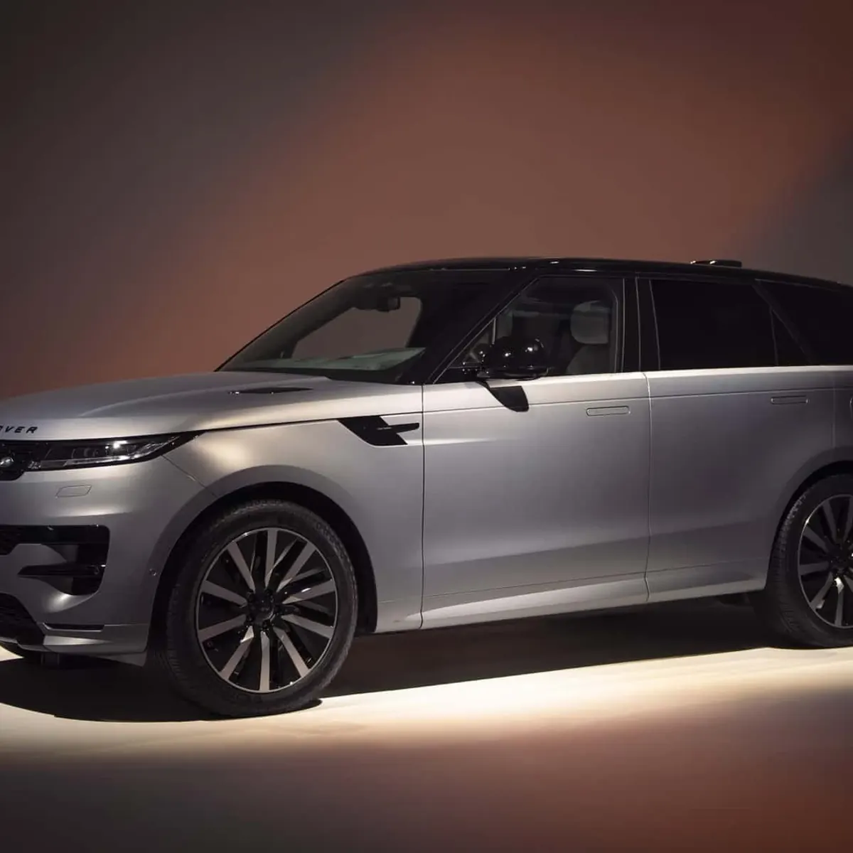 Range Rover Sport Electric tanıtıldı: Motor1 fotoğrafı (2)