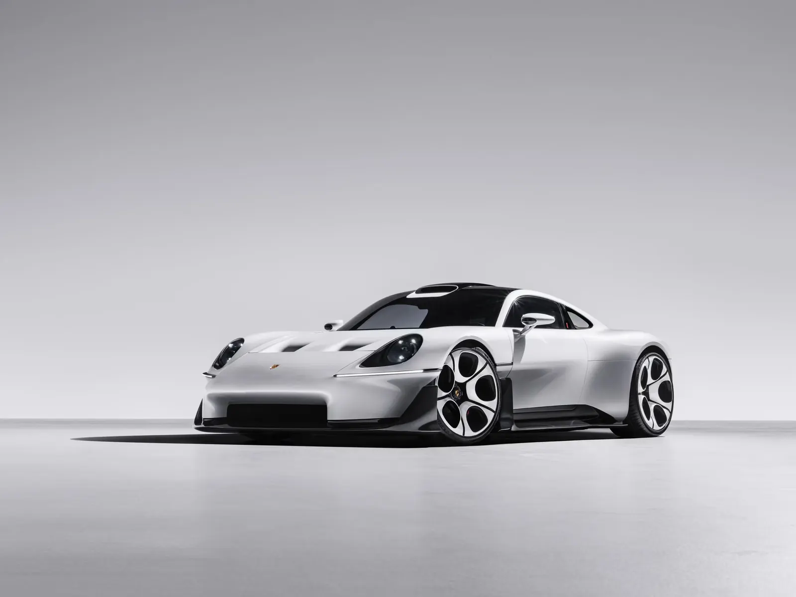 Porsche 911'in üzerine yeni süperspor geliyor: Car and Driver fotoğrafı (2)